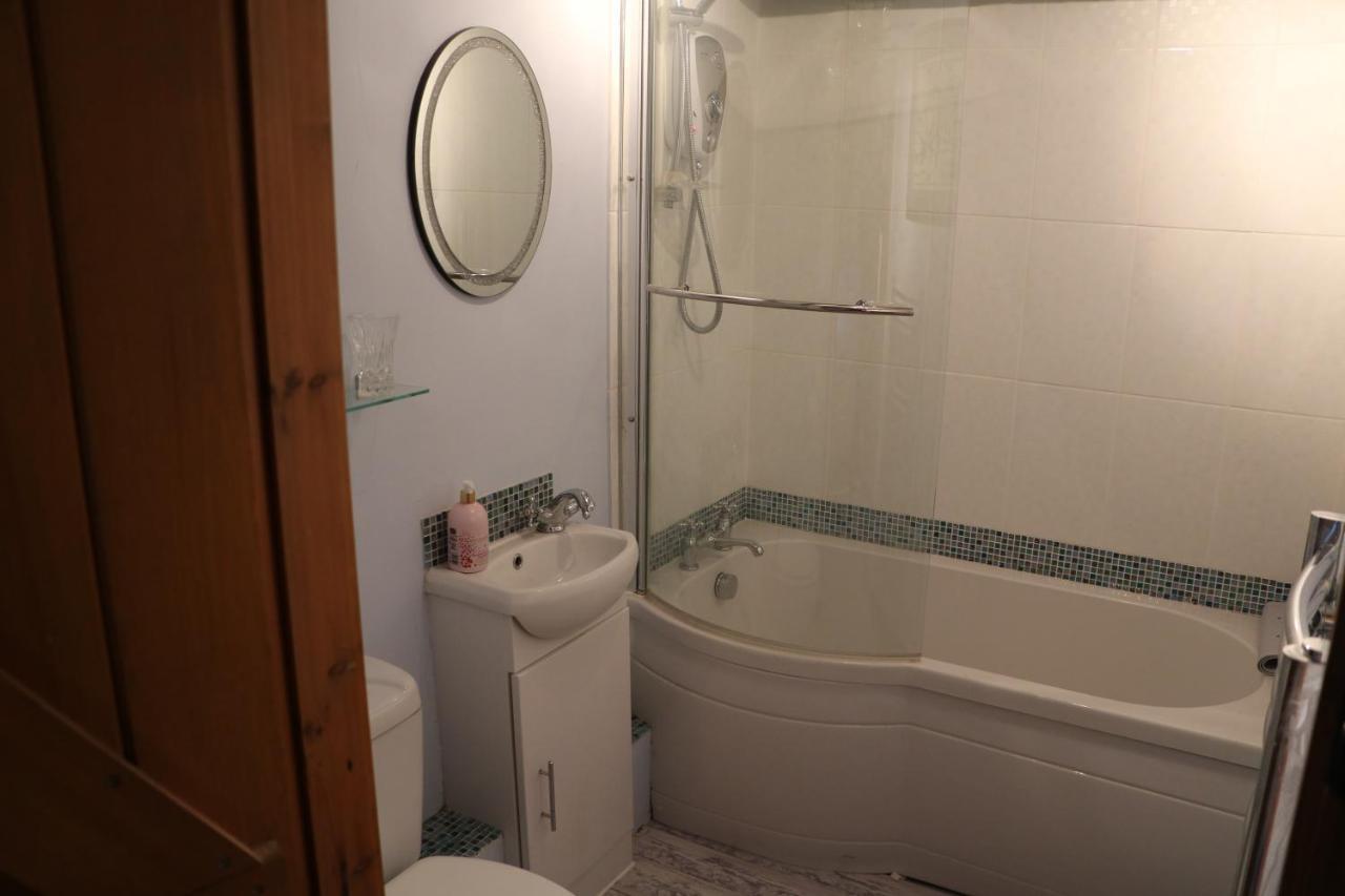Апартаменти Flat 1 - The Old Mill - Bowbridge Lock - Stroud Страуд Екстер'єр фото